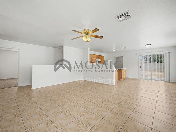4th image of 1004 E Cowboy Cove Trl