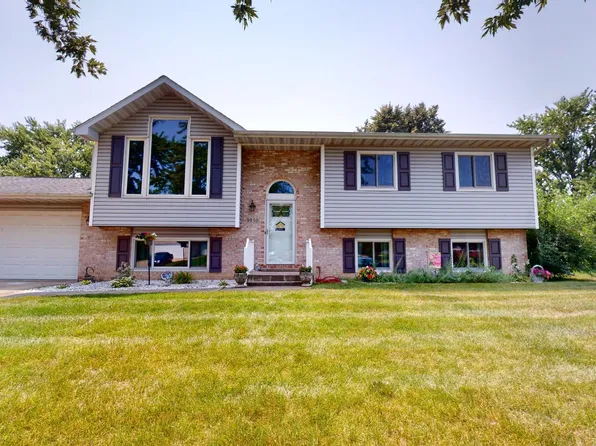 9930 Tyler St, Crown Point, IN 46307