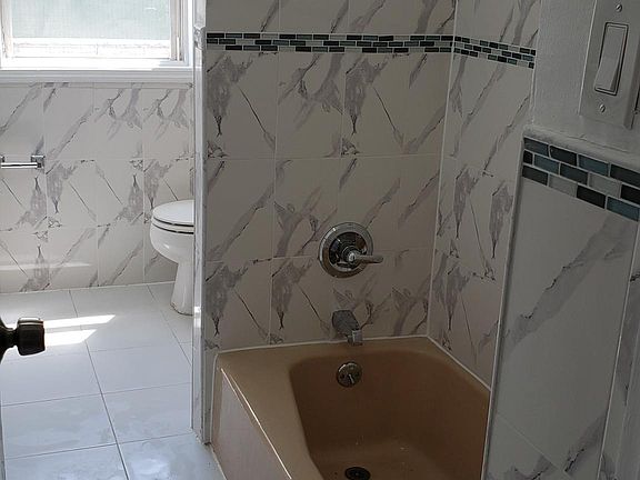 3rd image of 521 Grant Ave Floor 2