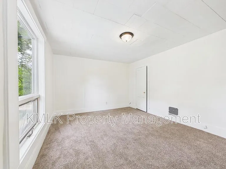 508 Crouse St — Photo 32