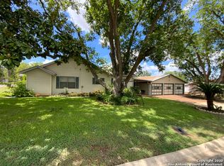 702 4th St, Poteet, TX 78065