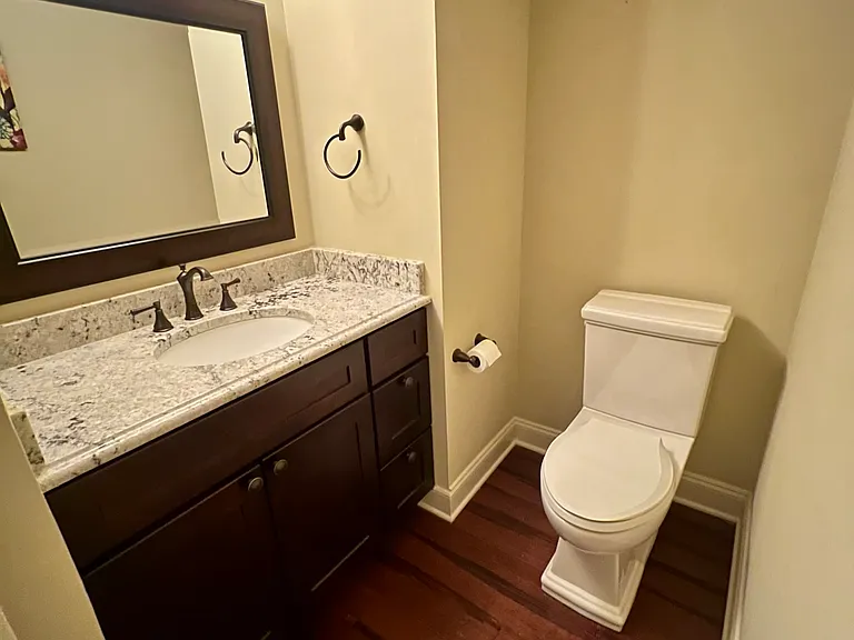 710 Powell Dr — Photo 10