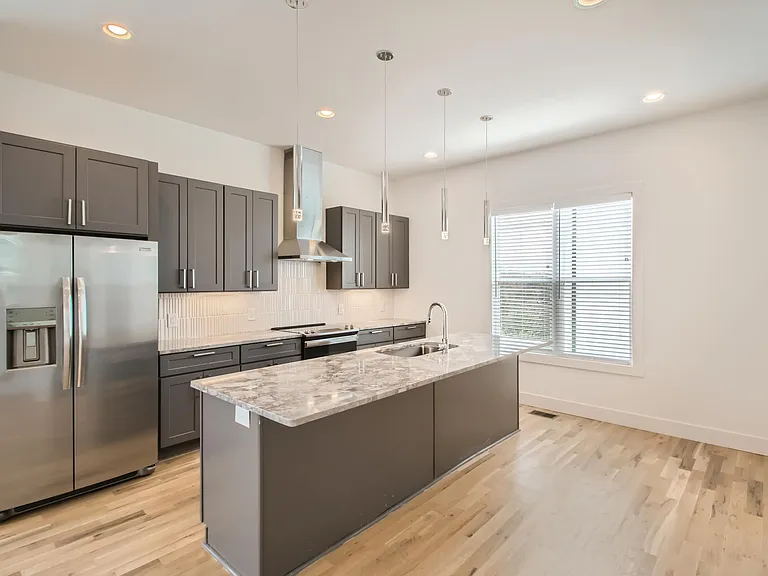 411 Serenity Ln — Photo 7