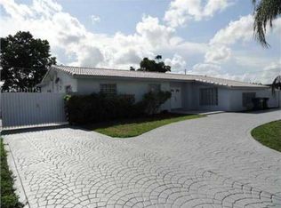 1630 SW 98th Ave, Miami, FL 33165