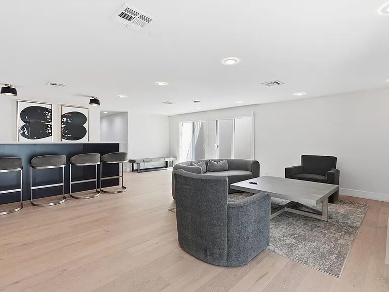 5623 E Claire Dr — Photo 33
