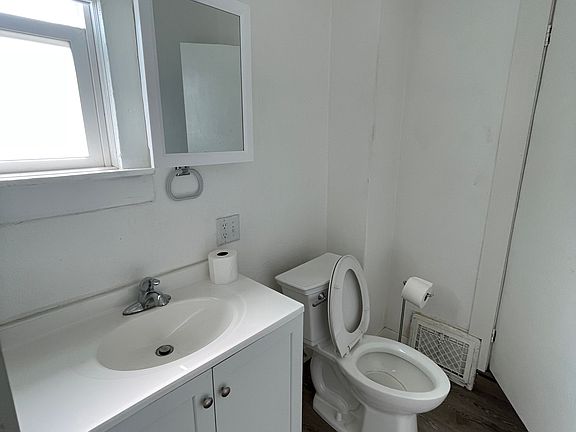 2nd image of 2604 Leech Ave