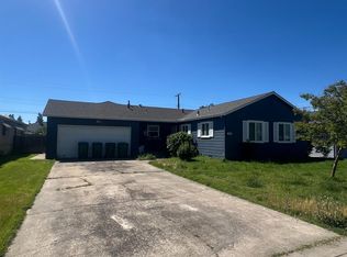 830 Windsor Dr, Lodi, CA 95240