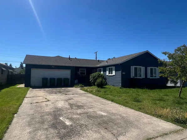 830 Windsor Dr, Lodi, CA 95240