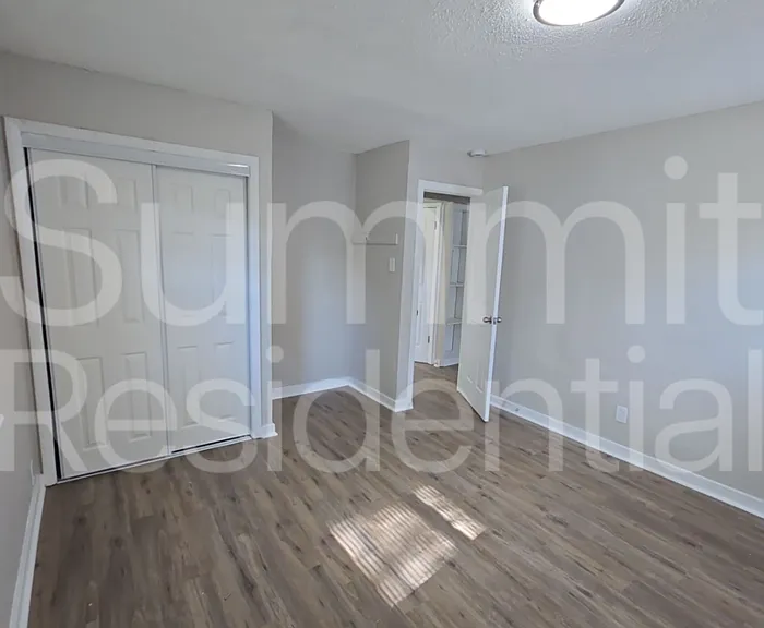 3911 Oakley Ave — Photo 9