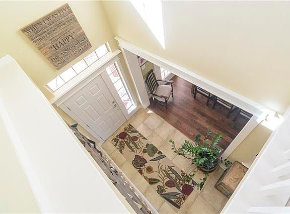 5th image of 7104 Queen Anne Dr