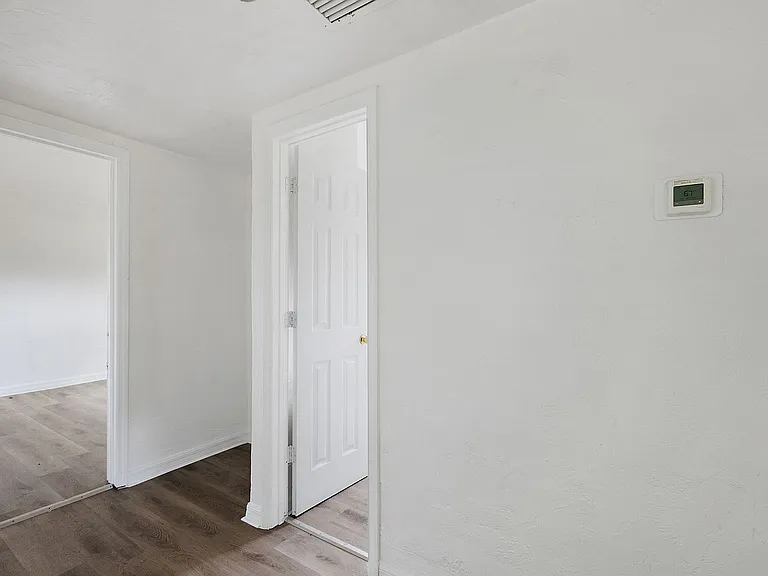 623 37th Ave S — Photo 24