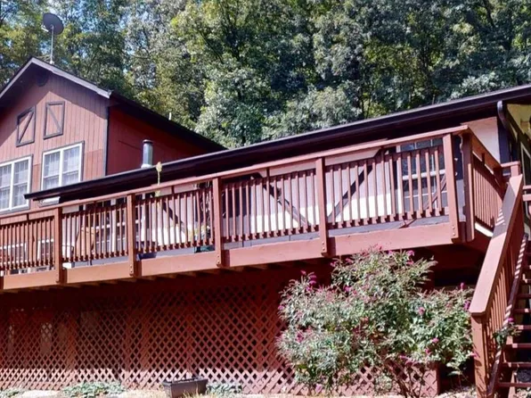 104 Laurel Ln, Bluemont, VA 20135