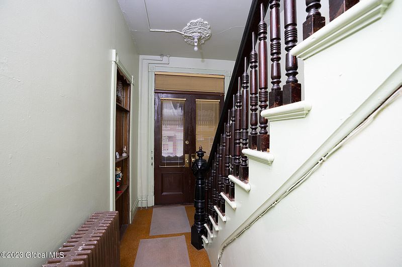 5th image of 312 4 th Street Street