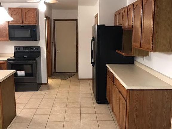 4th image of 750 Somerset Dr