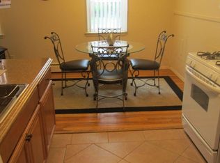 276 Regency Park Dr, Agawam, MA 01001
