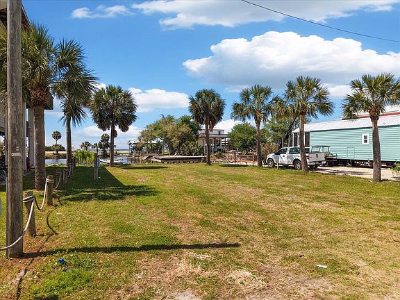4th image of 20621 Marina Rd