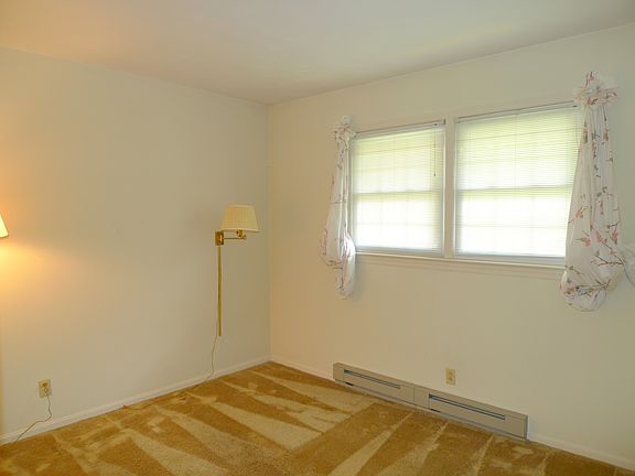 5th image of 50 Dudley Dr