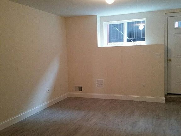 5th image of 137 Kruser St