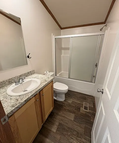 220 Meriden Rd — Photo 7