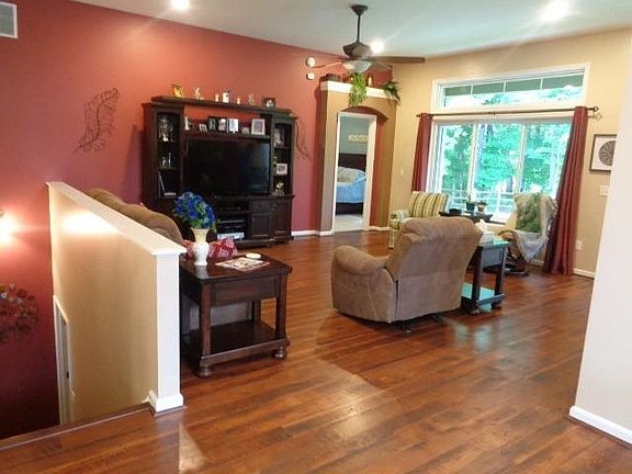 5th image of 1426 Woodbury Glen Dr
