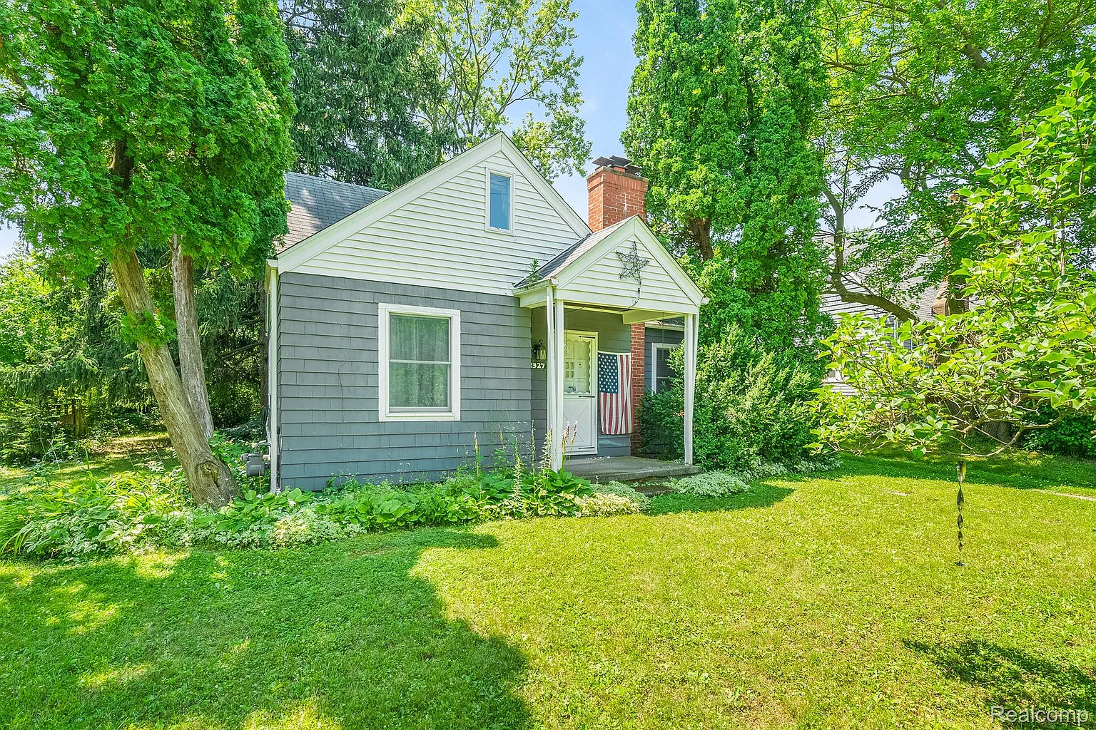 2327 Foss St photo 1