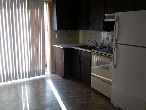 3rd image of 1448 N Shelly Dr