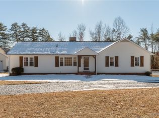 277 Frenchs Store Rd, Farmville, VA 23040