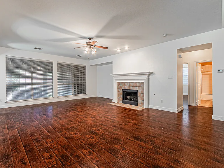 6801 Amesbury Ln — Photo 18