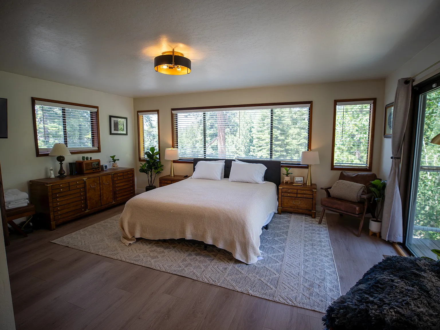 4 bed, 3400 sqft, $6,000 — Photo 4