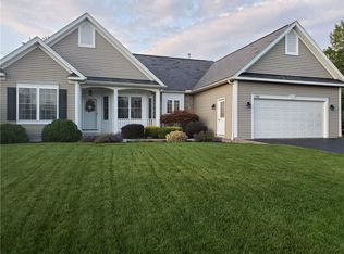 1381 Cherry Laurel Cir, Webster, NY 14580