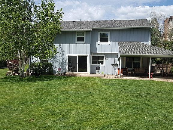 Back Patio/ Porch area