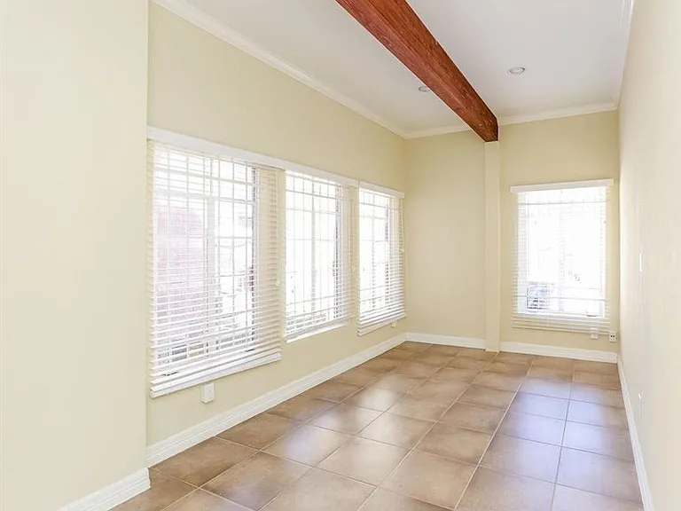 612 W Alabama St — Photo 15