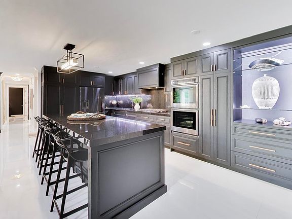 3rd image of 1230 Park Ave W APT 236