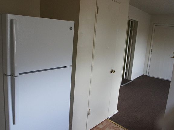 3rd image of 3203 Gobel Ave #3