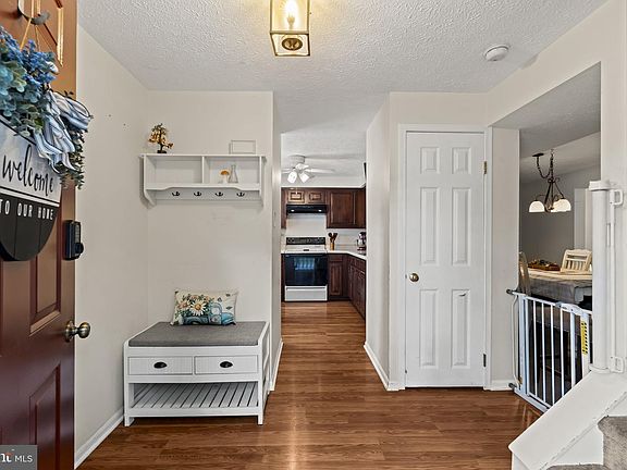 3rd image of 1 Forestview Ct