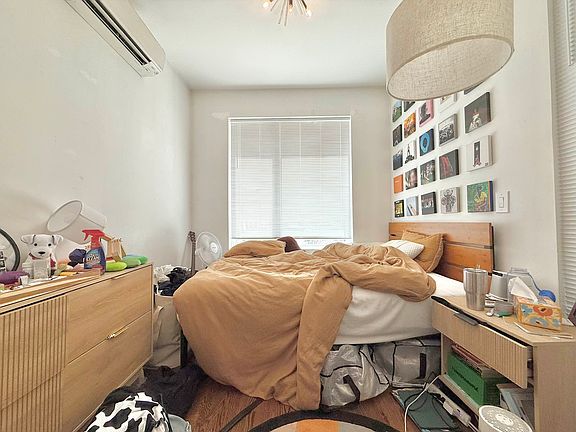 4th image of 194 Scholes St #1B