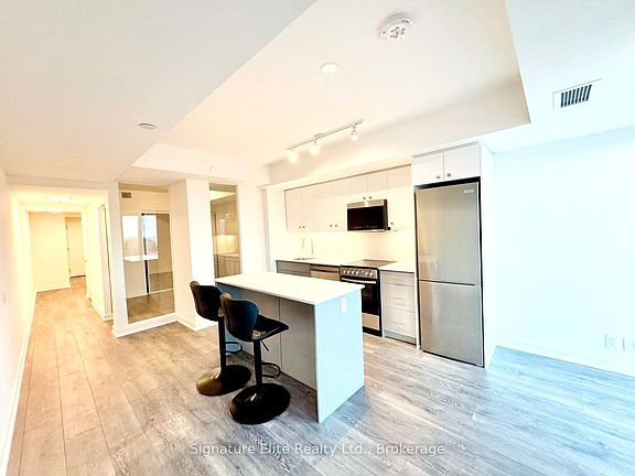 4th image of 2 Manderley Dr #723