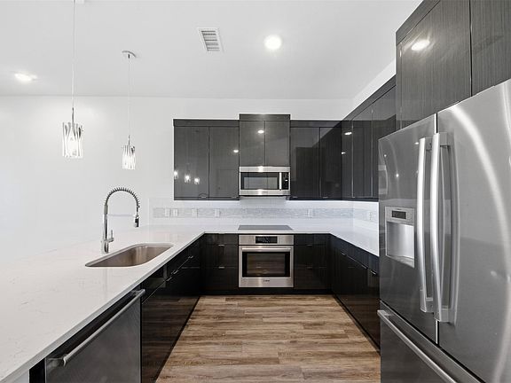 3rd image of 199 Waterpoint Ct #106