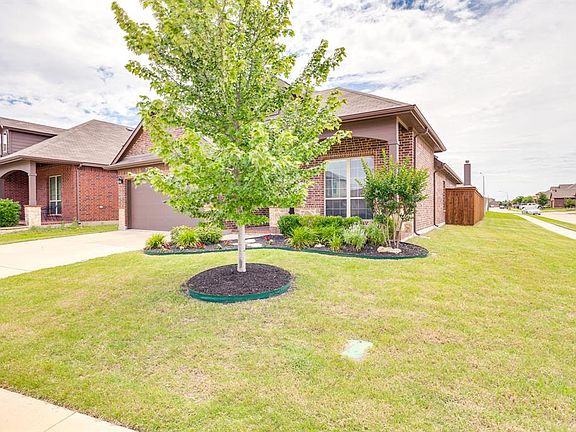 3rd image of 4620 Lazy Oaks St