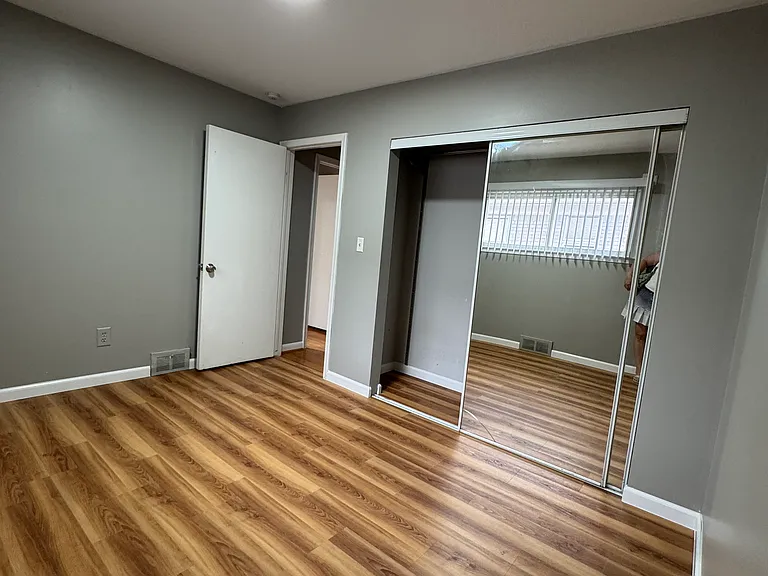 Bedroom2 - View1