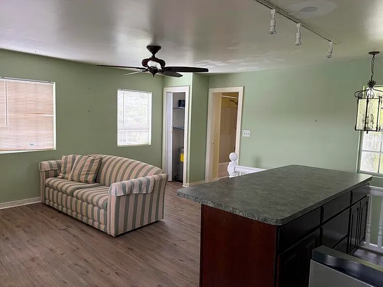1306 Virginia St #2 — Photo 6