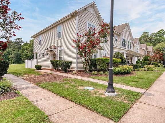 3rd image of 3215 Kenton Ct