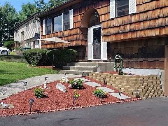4th image of 104 Adams Dr