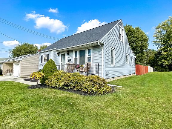 4th image of 468 Claridon Ave