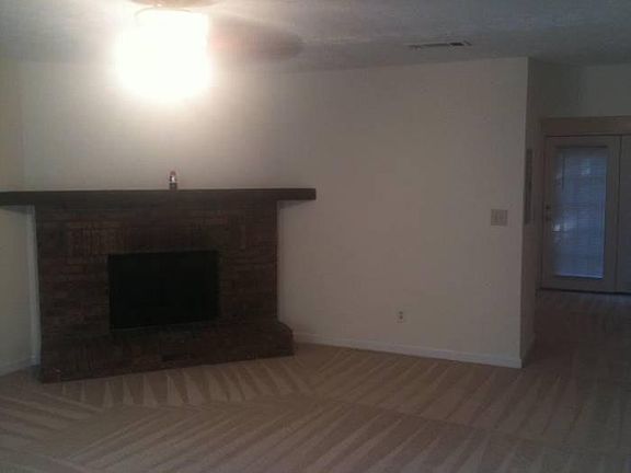 Living Room w/fireplace