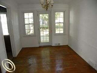 5th image of 13338 Hart Ave