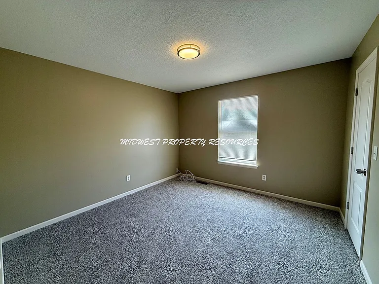 9002 E 85th St — Photo 17