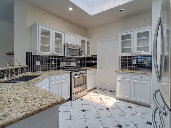 5th image of 17004 Bishopsgate Dr