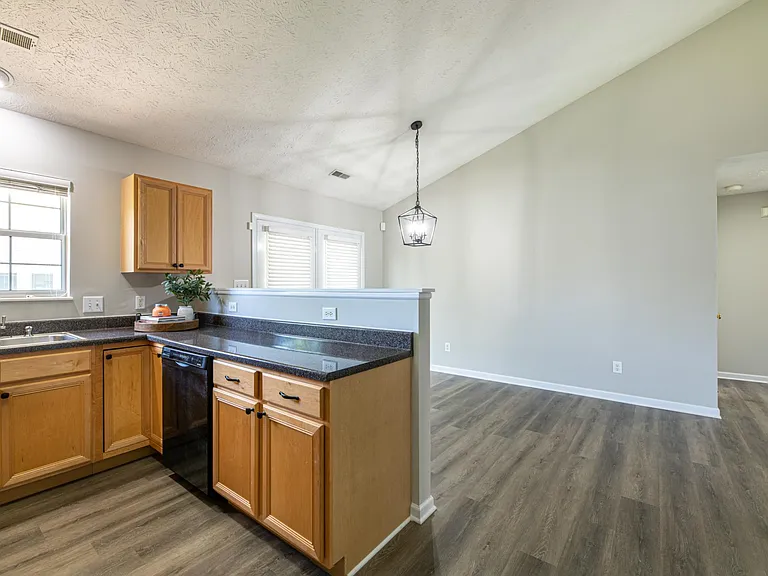 1315 Hunters Way Ct — Photo 12