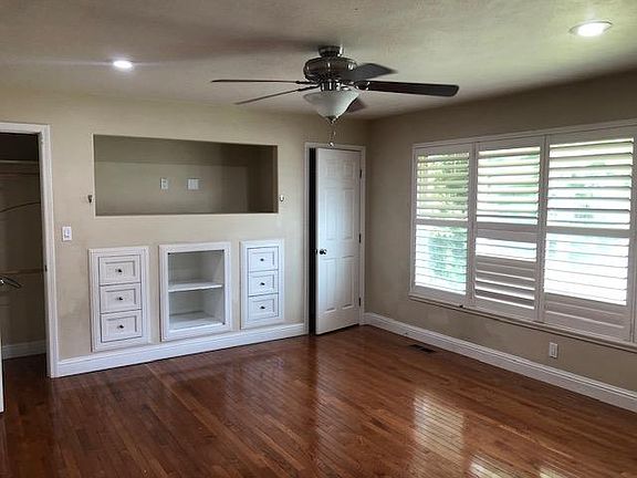 5th image of 2716 W Benjamin Holt Dr